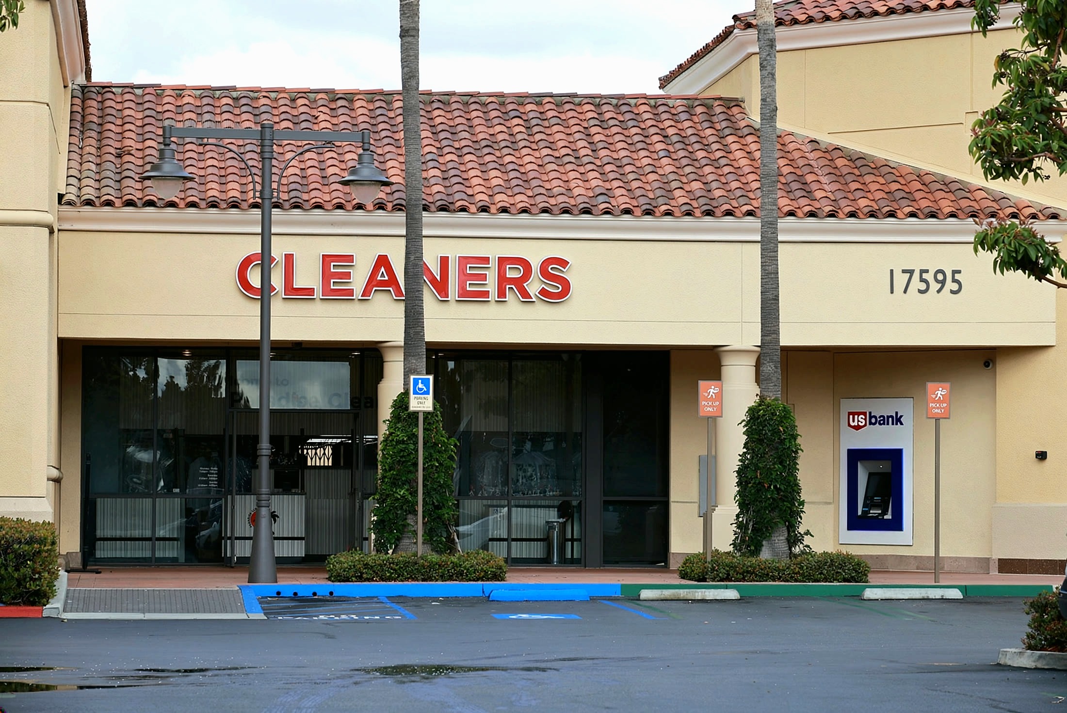 Paradise Cleaners storefront